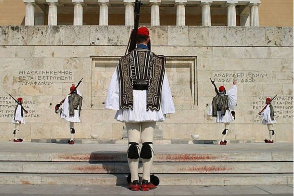 changing_of_the_guards_athens_1_day_itinerary